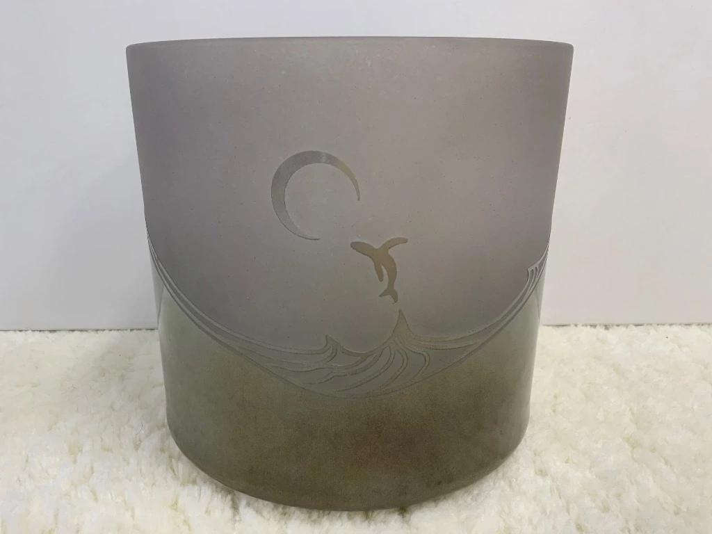 [127468] 9" B+15 Ebony Aura Gold W/ Etched Dolphins Frosted (Inside) Bowl